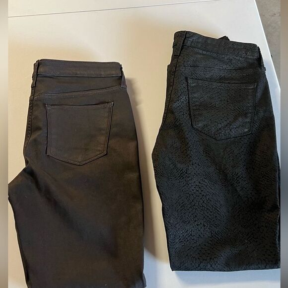 2 Pair- Universal Thread jeans - Picture 2 of 11